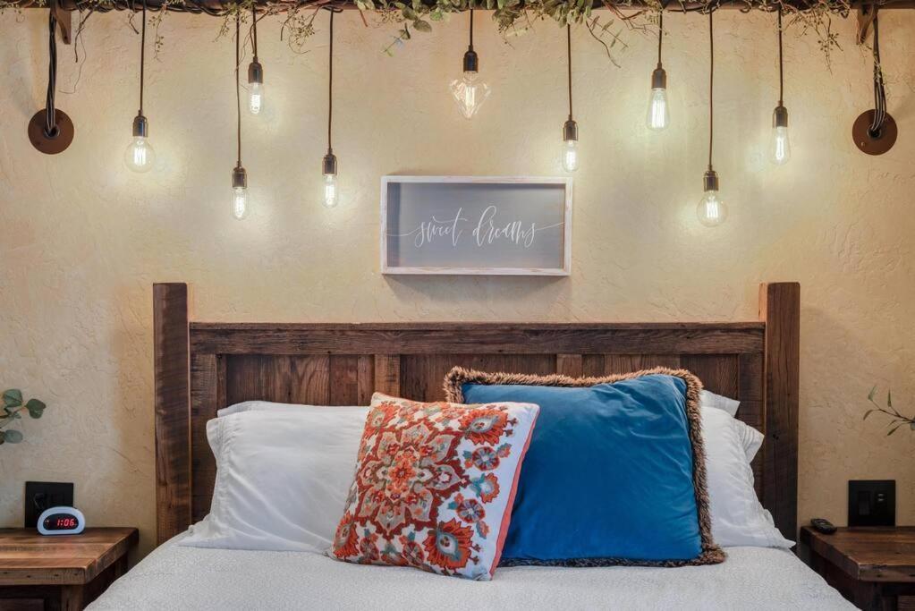 The Rustic Suite - Main Street Lodge In 베를린 외부 사진